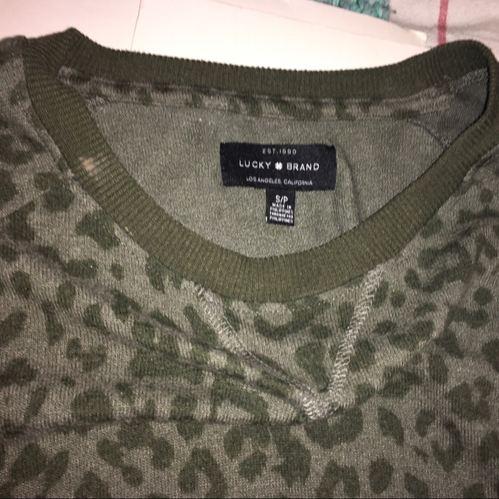 Lucky Leopard Top - Picture 3 of 9